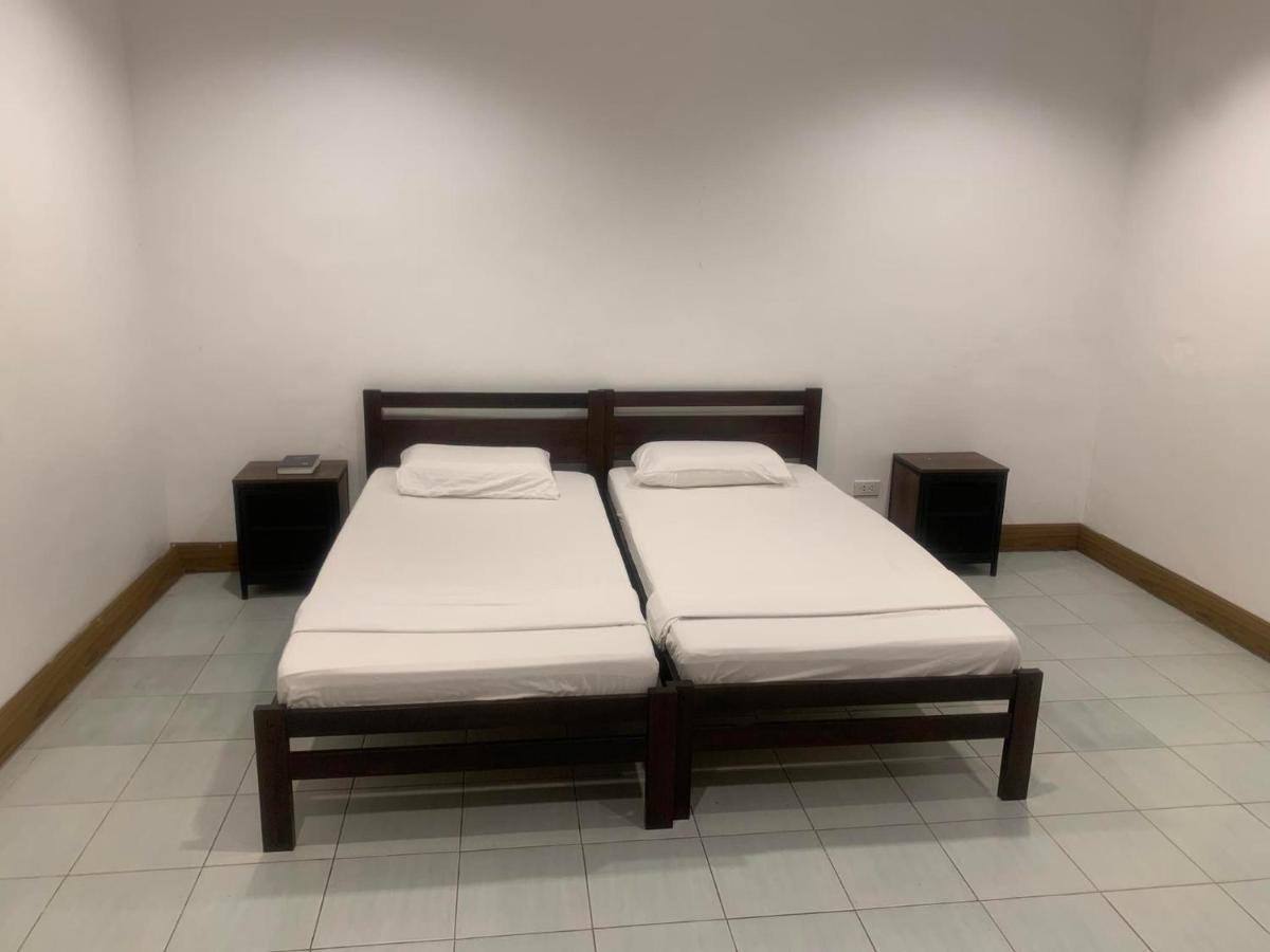 Nacho Hostel Cebu Bulacao Bagian luar foto