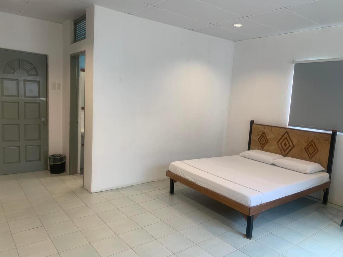 Nacho Hostel Cebu Bulacao Bagian luar foto