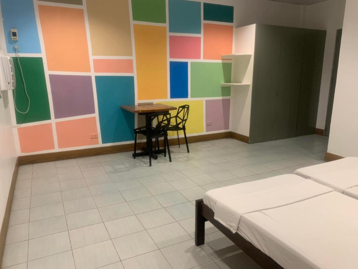 Nacho Hostel Cebu Bulacao Bagian luar foto