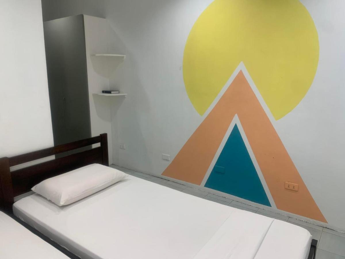 Nacho Hostel Cebu Bulacao Bagian luar foto